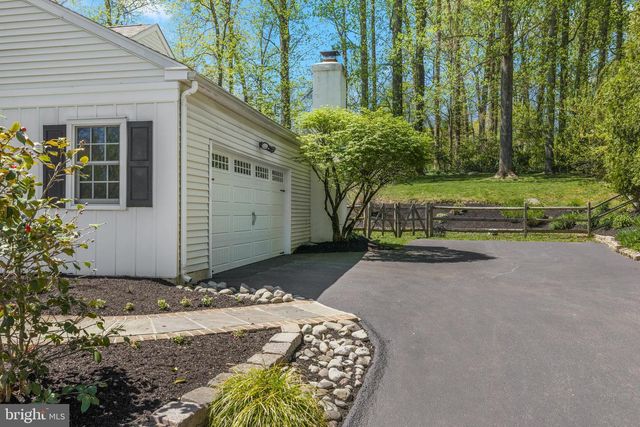 1064 BEAUMONT RD, Berwyn, PA 19312