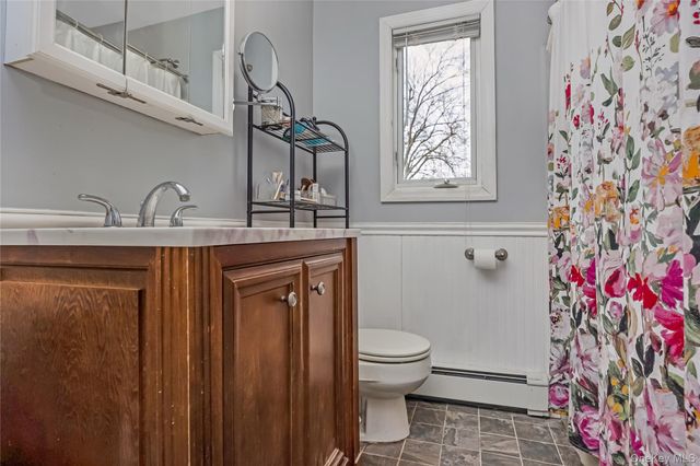 15 Bingham Place, Amityville, NY 11701