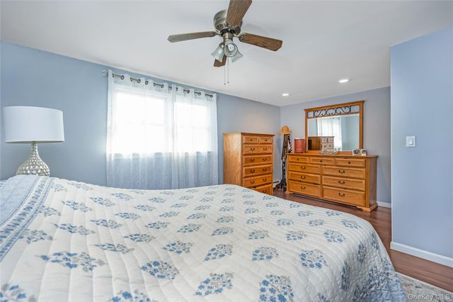 15 Bingham Place, Amityville, NY 11701