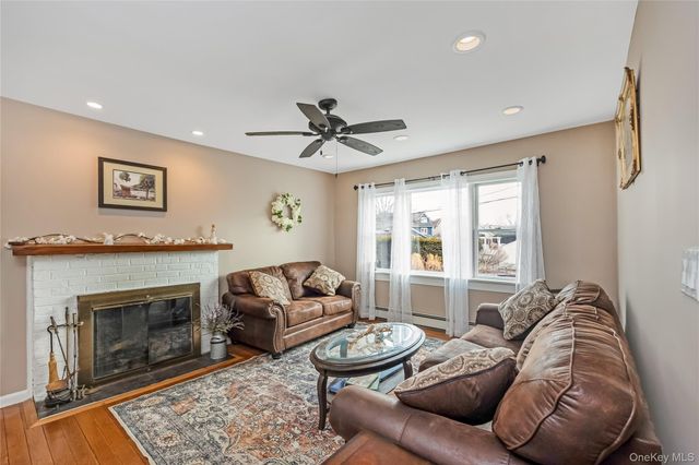 15 Bingham Place, Amityville, NY 11701