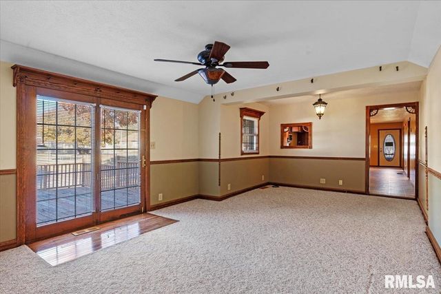 103 S HENDERSON Road, Virden, IL 62690