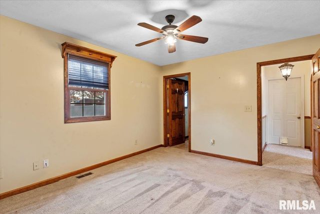 103 S HENDERSON Road, Virden, IL 62690