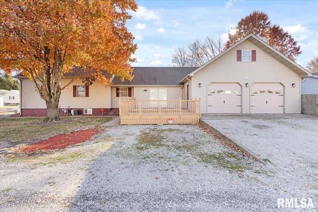 103 S HENDERSON Road, Virden, IL 62690
