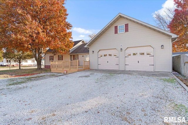 103 S HENDERSON Road, Virden, IL 62690