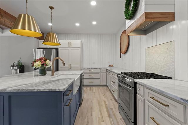 597 Wisteria Drive, Woodstock, GA 30188