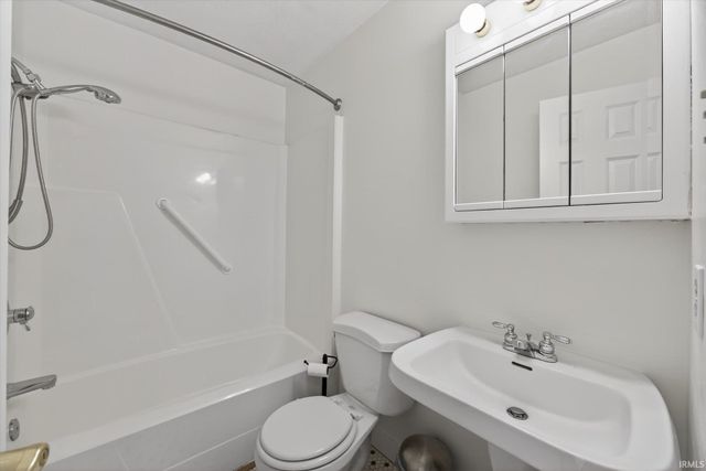 2542 S Spicewood Lane, Bloomington, IN 47401