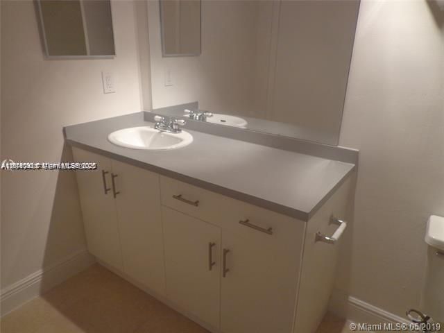 5686 Rock Island Road 129, Tamarac, FL 33319