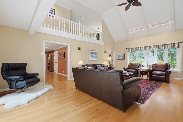 66 Farrington Ln, Marlborough, MA 01752