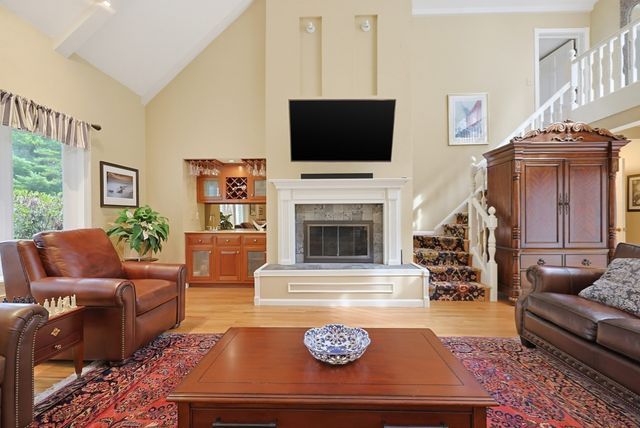66 Farrington Ln, Marlborough, MA 01752
