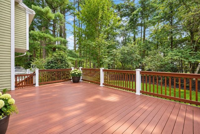 66 Farrington Ln, Marlborough, MA 01752