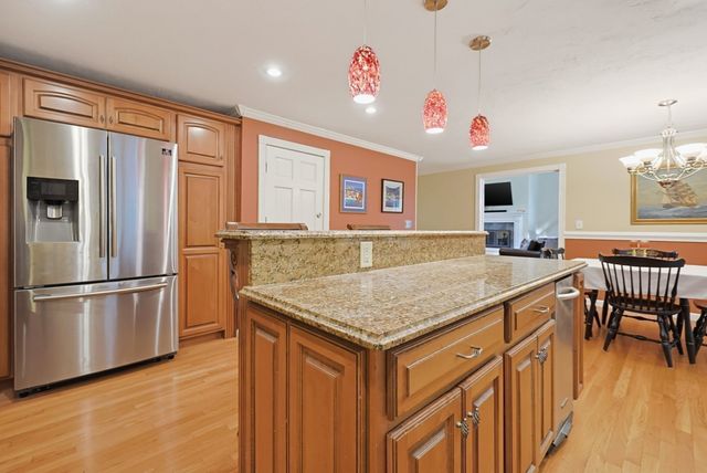 66 Farrington Ln, Marlborough, MA 01752