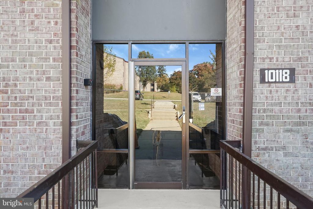 10118 LITTLE POND PL #1, Montgomery Village, MD 20886