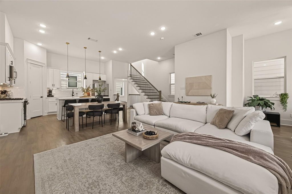 1243 W 23rd Street C, Houston, TX 77008