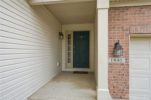 1840 Hunters Ridge Drive, Troy, OH 45373
