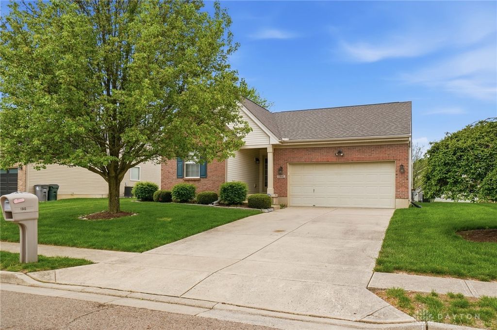 1840 Hunters Ridge Drive, Troy, OH 45373