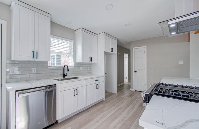 411 Oaklawn Street, League City, TX 77573