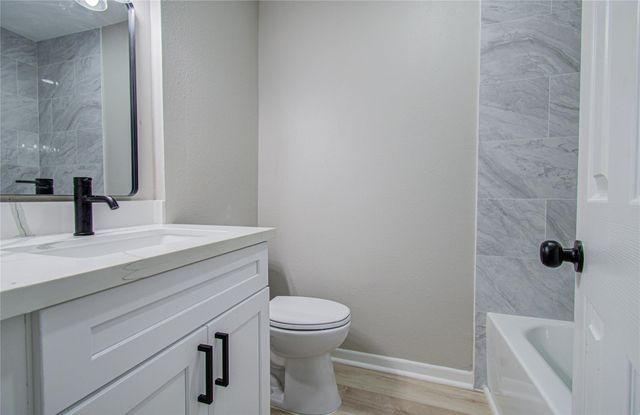 411 Oaklawn Street, League City, TX 77573