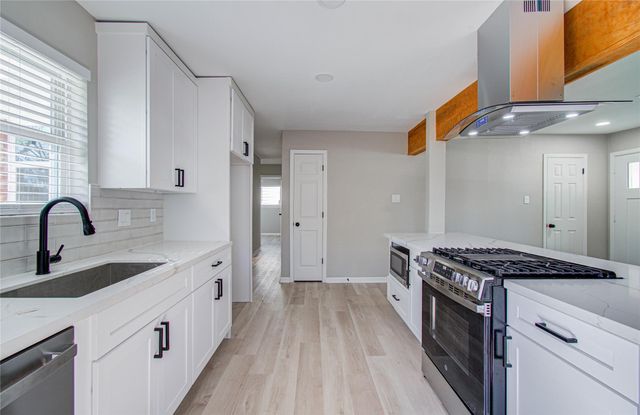 411 Oaklawn Street, League City, TX 77573