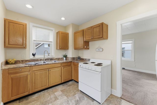 313 S Thornwood Avenue, Davenport, IA 52802