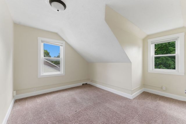 313 S Thornwood Avenue, Davenport, IA 52802