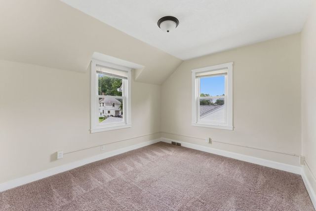 313 S Thornwood Avenue, Davenport, IA 52802