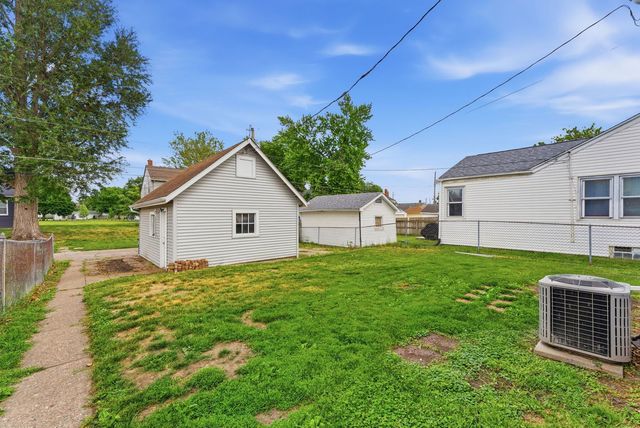 313 S Thornwood Avenue, Davenport, IA 52802