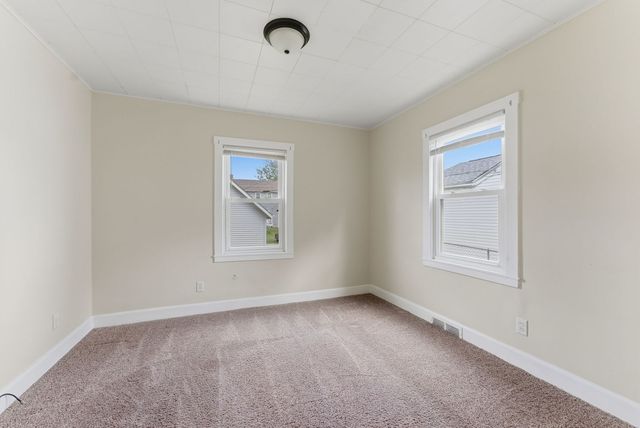 313 S Thornwood Avenue, Davenport, IA 52802