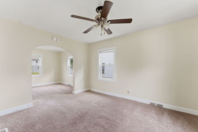 313 S Thornwood Avenue, Davenport, IA 52802