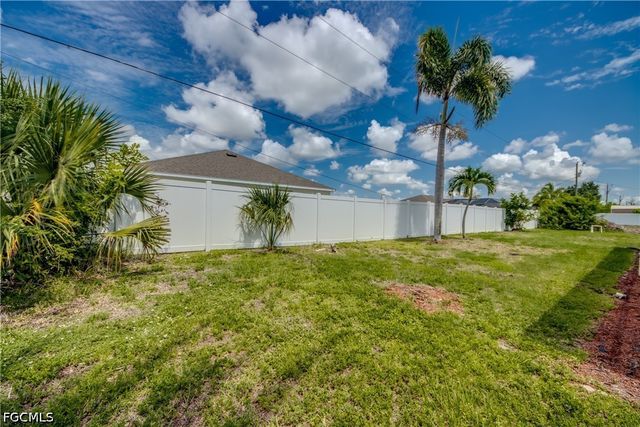 1124 NW 1st PL, Cape Coral, FL 33993