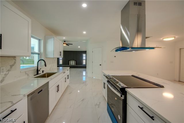 1124 NW 1st PL, Cape Coral, FL 33993