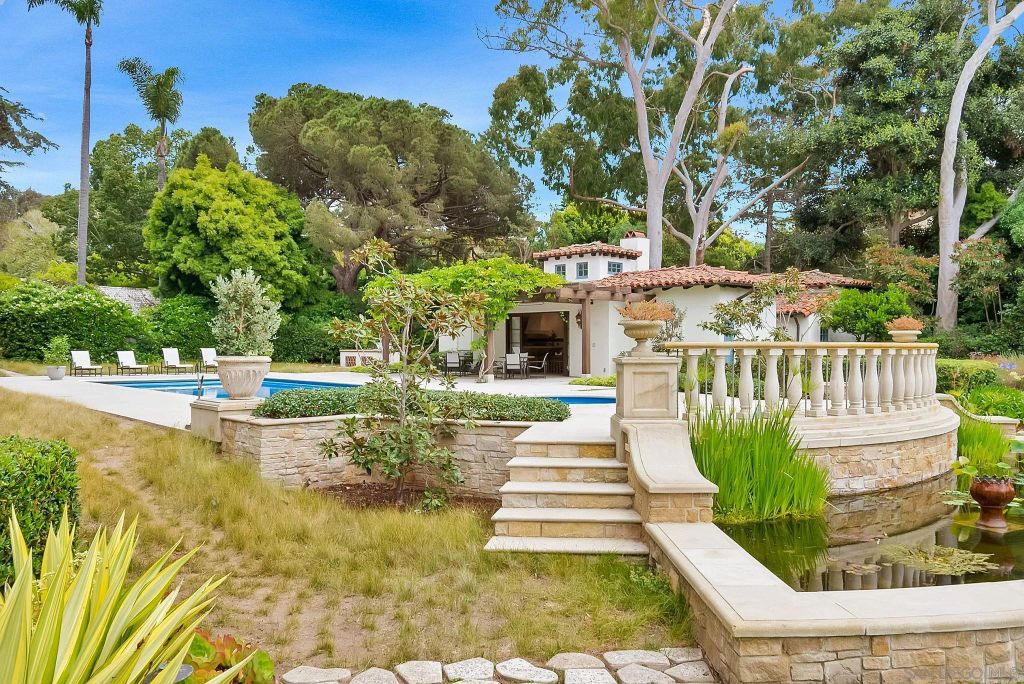 Image 1 of property listing at 1205 Muirlands Dr, La Jolla, CA 92037