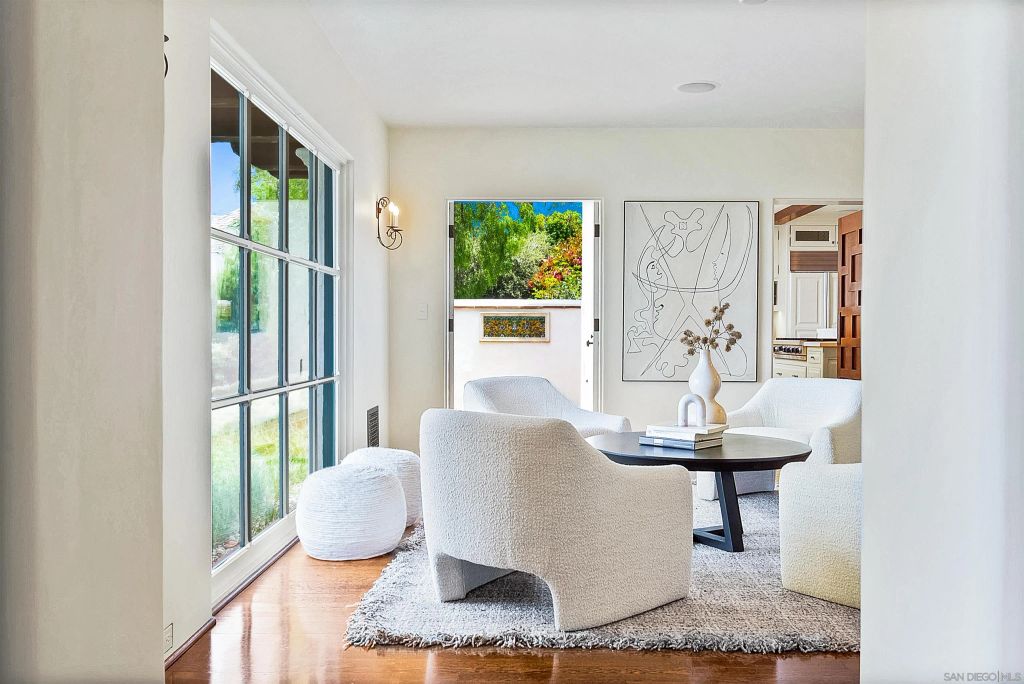 Image 16 of property listing at 1205 Muirlands Dr, La Jolla, CA 92037