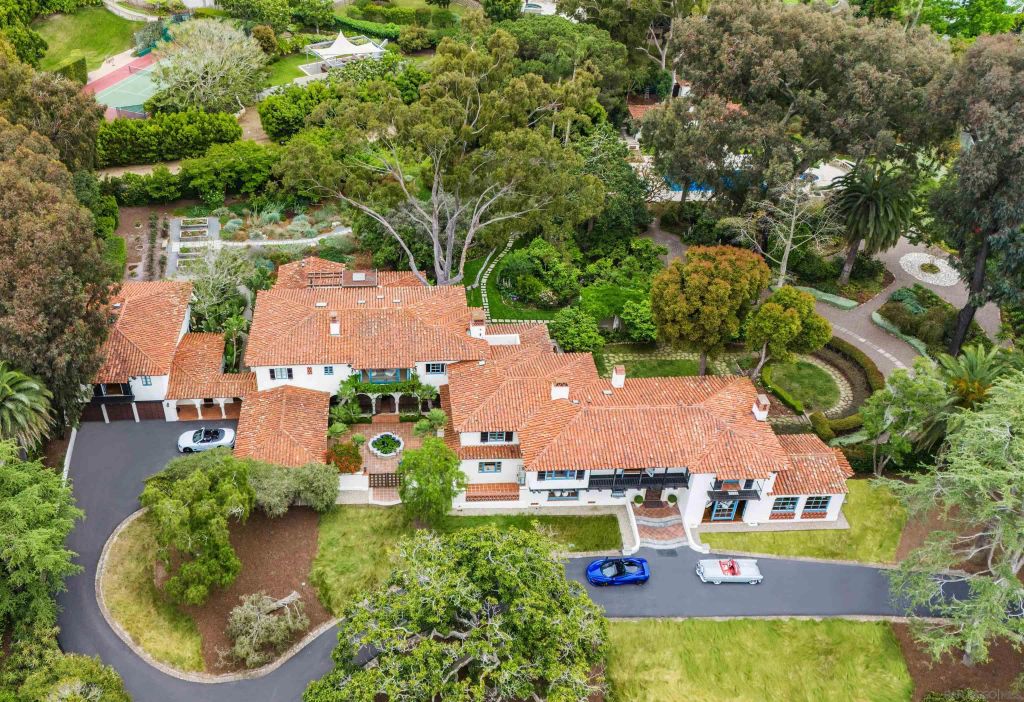 Image 3 of property listing at 1205 Muirlands Dr, La Jolla, CA 92037