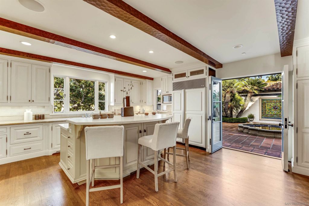 Image 32 of property listing at 1205 Muirlands Dr, La Jolla, CA 92037