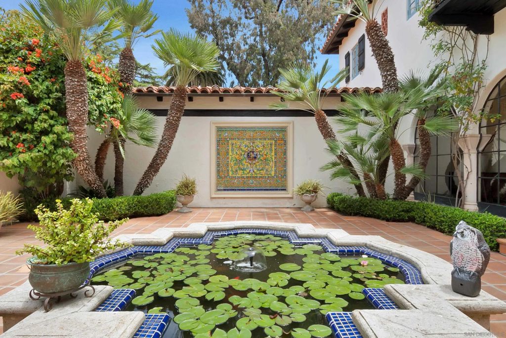 Image 36 of property listing at 1205 Muirlands Dr, La Jolla, CA 92037