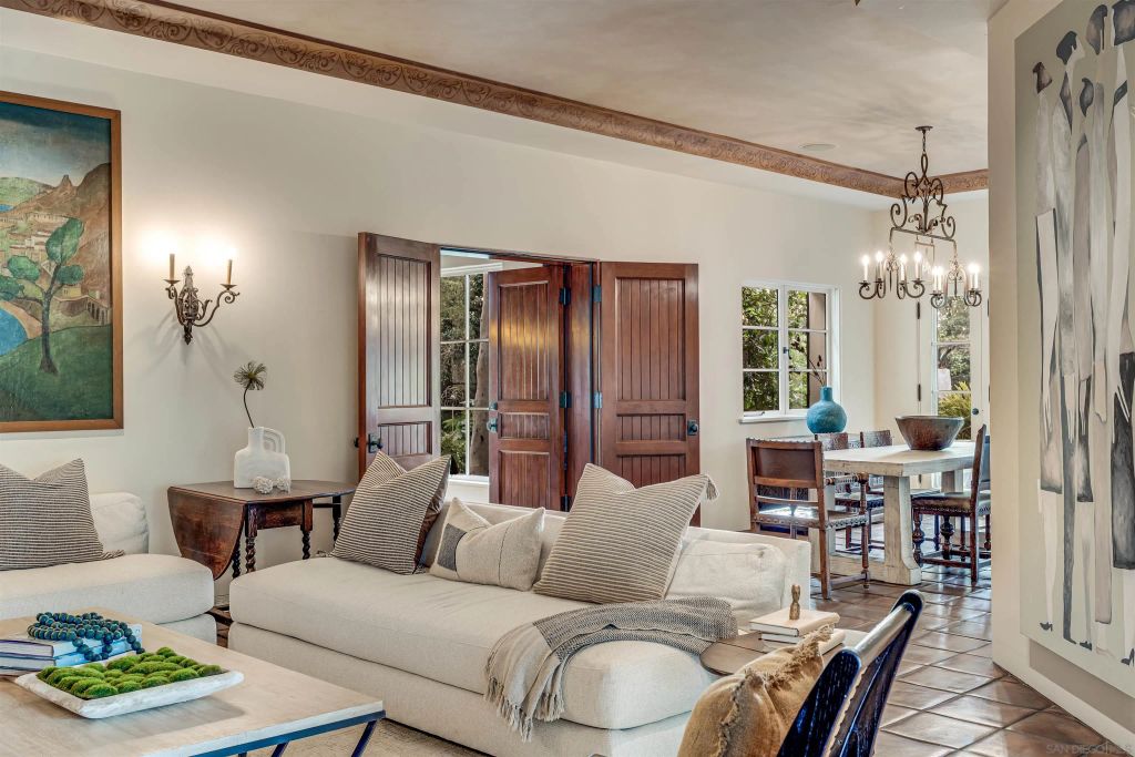 Image 38 of property listing at 1205 Muirlands Dr, La Jolla, CA 92037