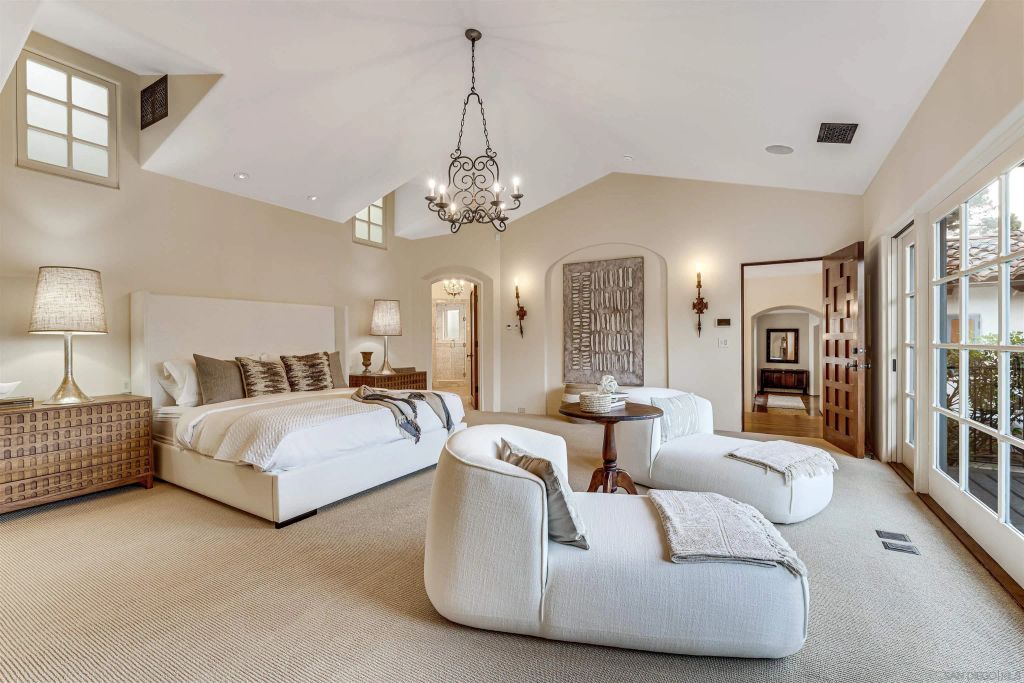 Image 52 of property listing at 1205 Muirlands Dr, La Jolla, CA 92037