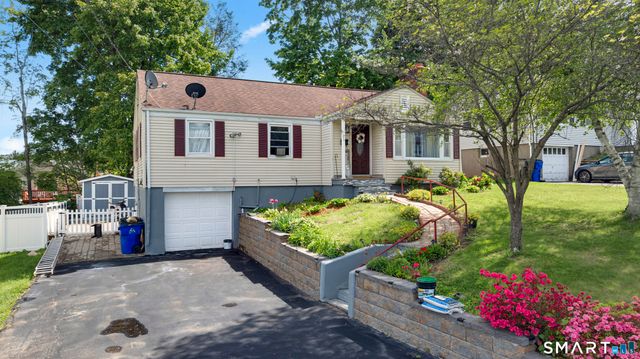 25 Crystal Street, Wethersfield, CT 06109