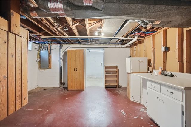 327 Ardmore Road, Springfield, OH 45504