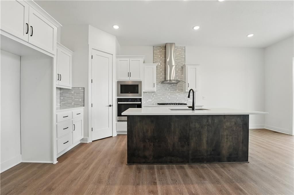 1612 NW 105th Street, Kansas City, MO 64155