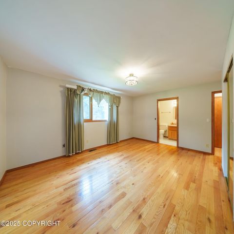 9843 E Chichagof Loop, Eagle River, AK 99577