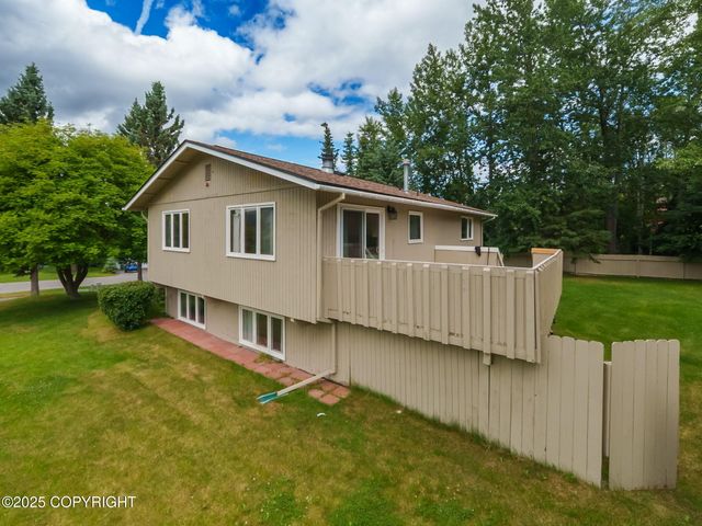9843 E Chichagof Loop, Eagle River, AK 99577