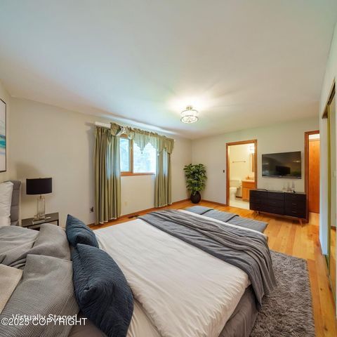 9843 E Chichagof Loop, Eagle River, AK 99577