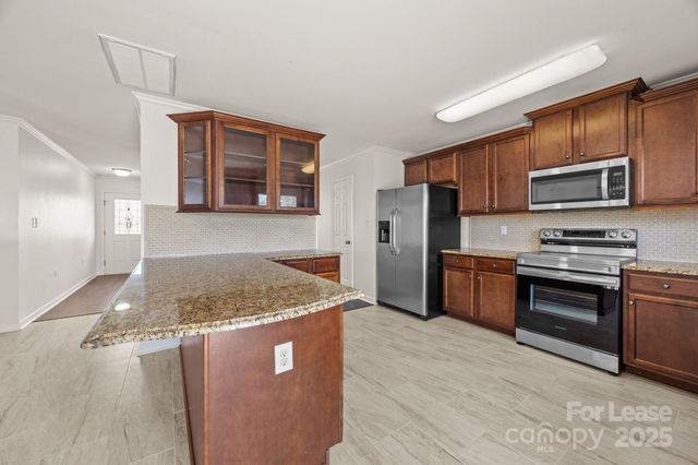 2873 Village Center Drive, Dallas, NC 28034