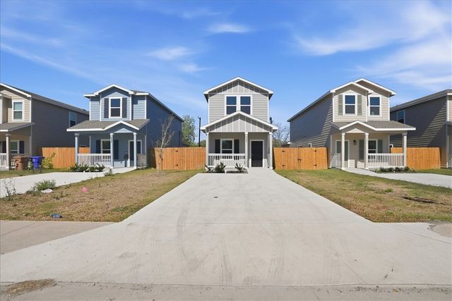 3027 Sabinas St, Corpus Christi, TX 78405