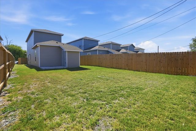 3027 Sabinas St, Corpus Christi, TX 78405