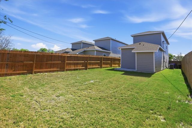 3027 Sabinas St, Corpus Christi, TX 78405