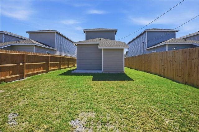 3027 Sabinas St, Corpus Christi, TX 78405