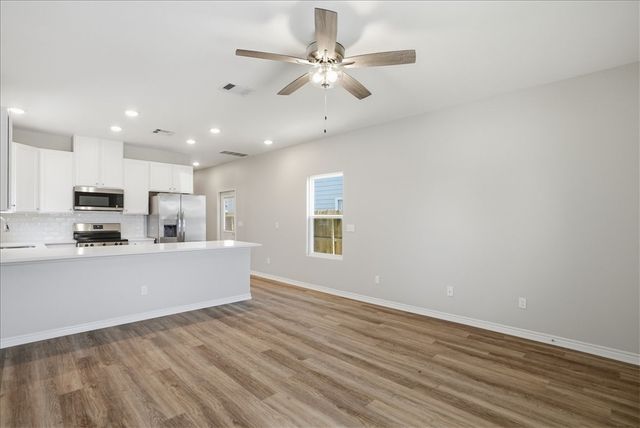 3027 Sabinas St, Corpus Christi, TX 78405