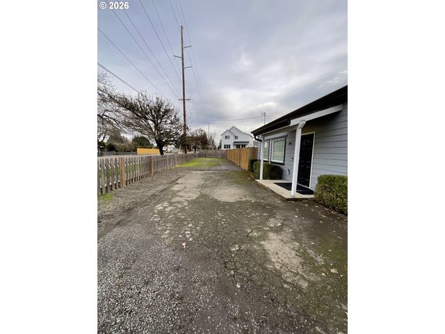 1310 GALES CREEK Rd, Forest Grove, OR 97116